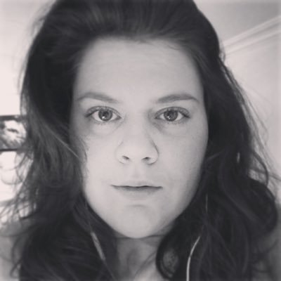 Studerar journalistik vid JMK, Stockholms Universietet