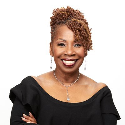 Bestselling #Author & #Producer of #FixMyLife. Life coach at @IVSLM who loves #lawandorder and mixing @masterpeacebody blends. Get a free gift when you visit.