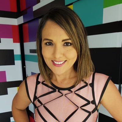 Los medios de comunicación......mi pasión!!! Locutora de Amor 96.9 de Grupo Acir