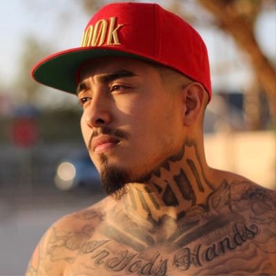 @dinero100k CEO OF @100kbarbers 15000 7th st suite 101 Victorville CA 92392