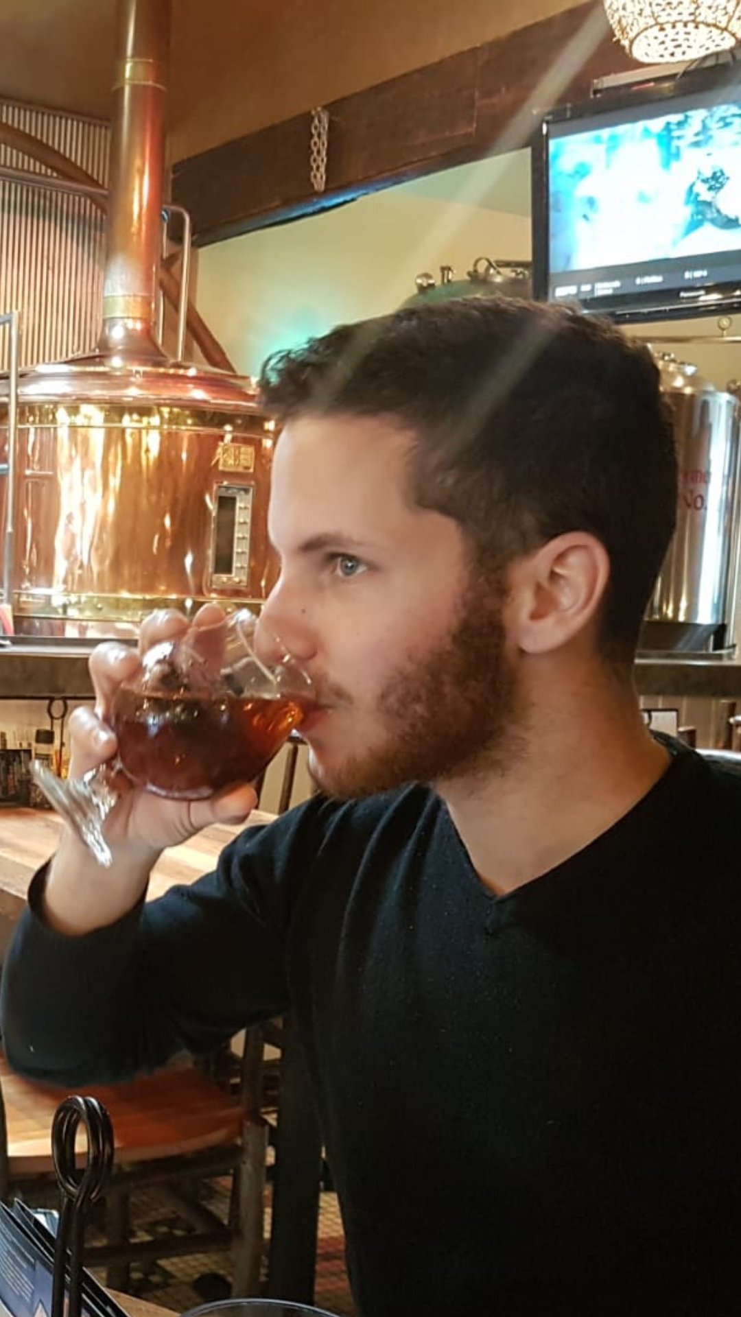_Yev's profile picture. מצייץ גם בלי קהל