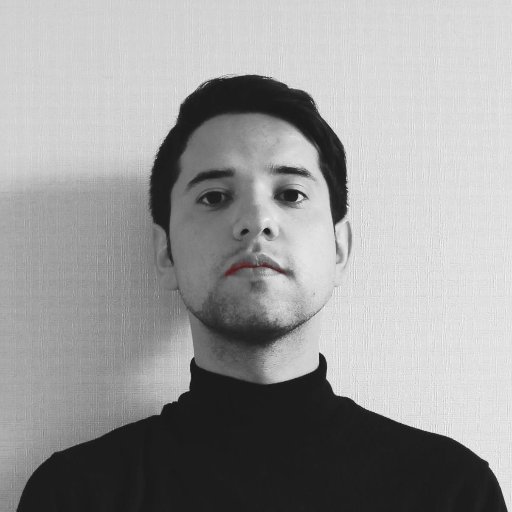 Diseñador en Modellagroup, Cinefilo, Sociopata, Bebedor de Vino
