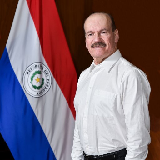 Actual Ministro de Defensa Nacional de la República del Paraguay. Ex Comandante de las Fuerzas Militares. General de Ejército (R). Esposo y Padre.