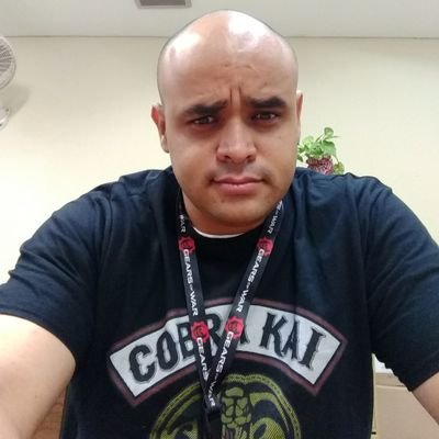 Amante de la buena comida, los videojuegos y el cine.