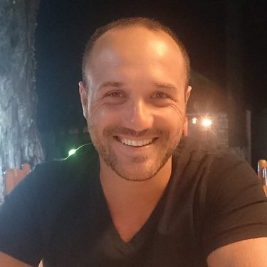 😃Senior Software Engineer with a taste for #MachineLearning , #AI ,#java . Loves writing at https://t.co/kNiag4XOzx running,boxing and reading Psychology books.