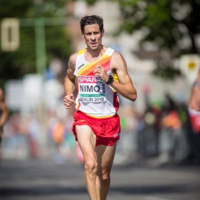 Albañil del asfalto con 2h12' en 42k y 1h02' en 21k, convencido de que el fracaso es el condimento que da sabor al éxito... Internacional y Campeón España