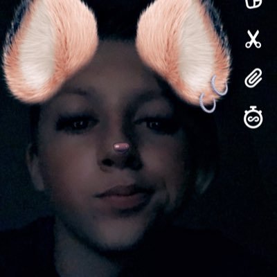 With my homies tryna slide thru life🤐😵 I don’t fuck with pussy niggas|@hoodhokage 💯❤️💯| Iller than most😷☣️| shs Junior👀|Don’t Catch Feelings!