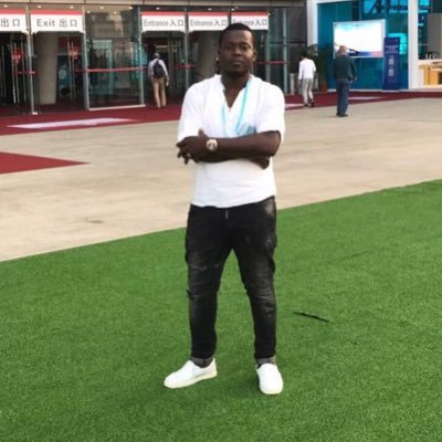 claudemakelele9's profile picture. 