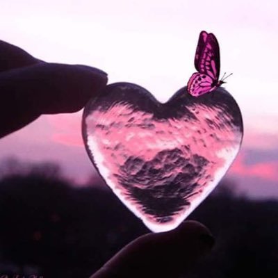 أنْ تحُسّ أنْ الله مَعكَ ؛شُعورٌ يَجعلُ الحيَاة تَبدُوا أكثَر جمَالاً
