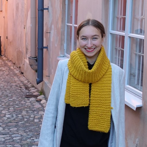 HelmiAndersson's profile picture. Också på svenska. She/her.