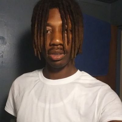 danielsmith215's profile picture. 