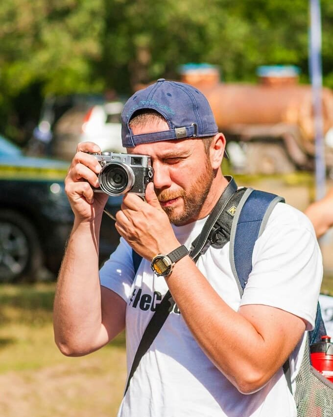 Dad 💪, photographer 📷, archer 🏹 #PeCoclauri, #OameniSiPovesti. DM for photo shoots. Events and portraits: https://t.co/GpvsGfDZnl