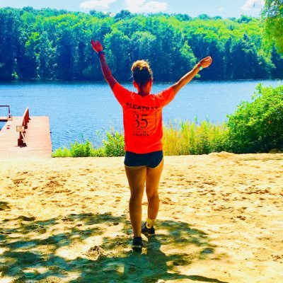 Robinsxx's profile picture. Camp Vacamas 2k18 & 2k19.                            Evie - Rose 2020 🩷