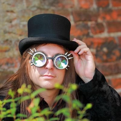 Steampunk artist, musician, photographer, producer, entrepreneur. Find out more on my website.