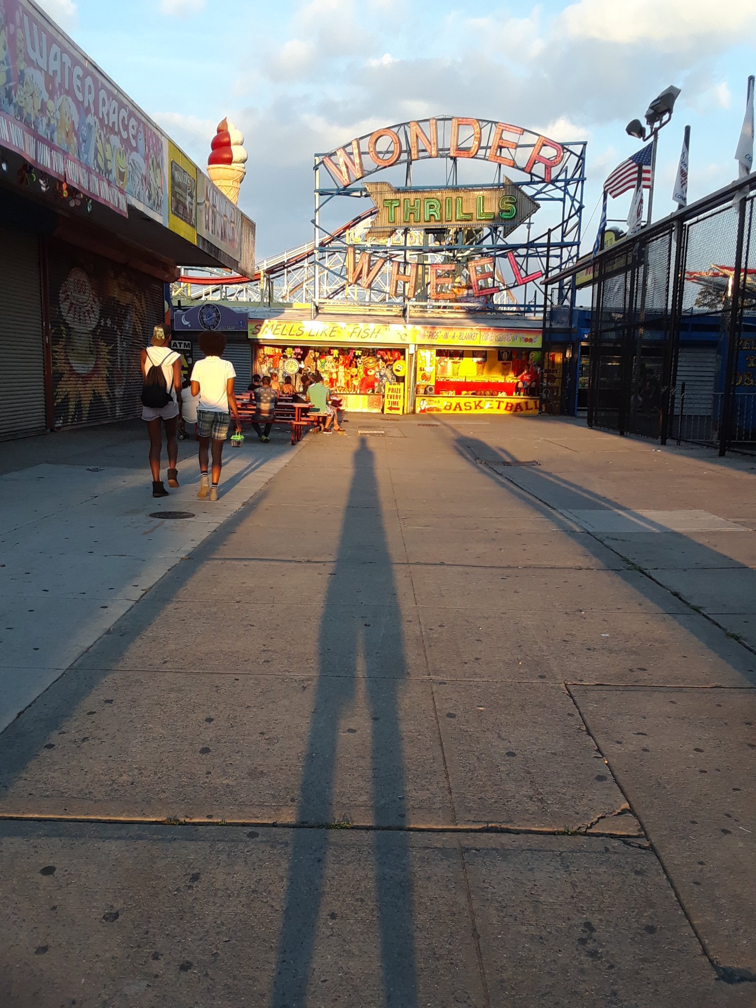 Native New Yorker. Artist. I leave things.Go find yours.#coneydenizen#uknowmeuknowwhere#otherpeoplesshoes#52mothersdivineorotherwise#nest#coneyisland