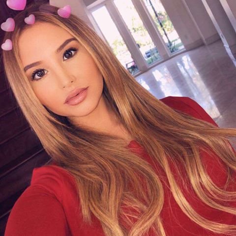 kaykatherinesm1's profile picture. 🤔