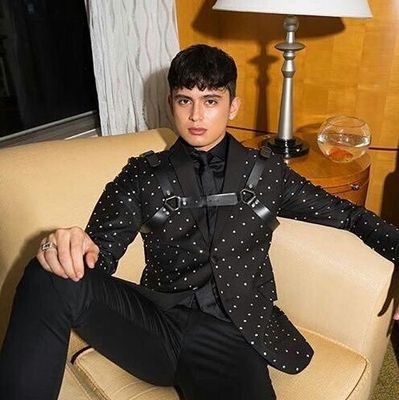 Official Fanbase Account for Robert James Reid ● Followed by @tellemjaye ●