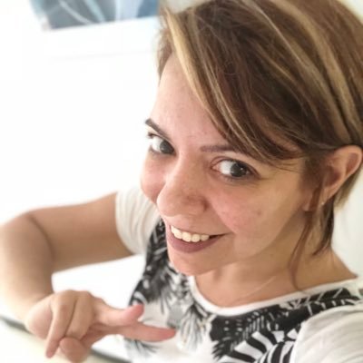 formada em Ciência da Computação e Pós Graduada em Desenvolvimento Web. Sou apaixonada por TI e pelo que faço!