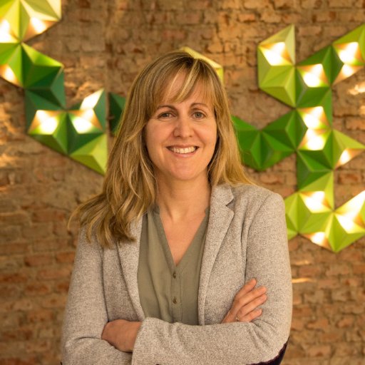 Ambientóloga. Especializada en herramientas para impulsar el empleo y la economía verde. Capacitación, Emprendimiento verde e Innovación Social.