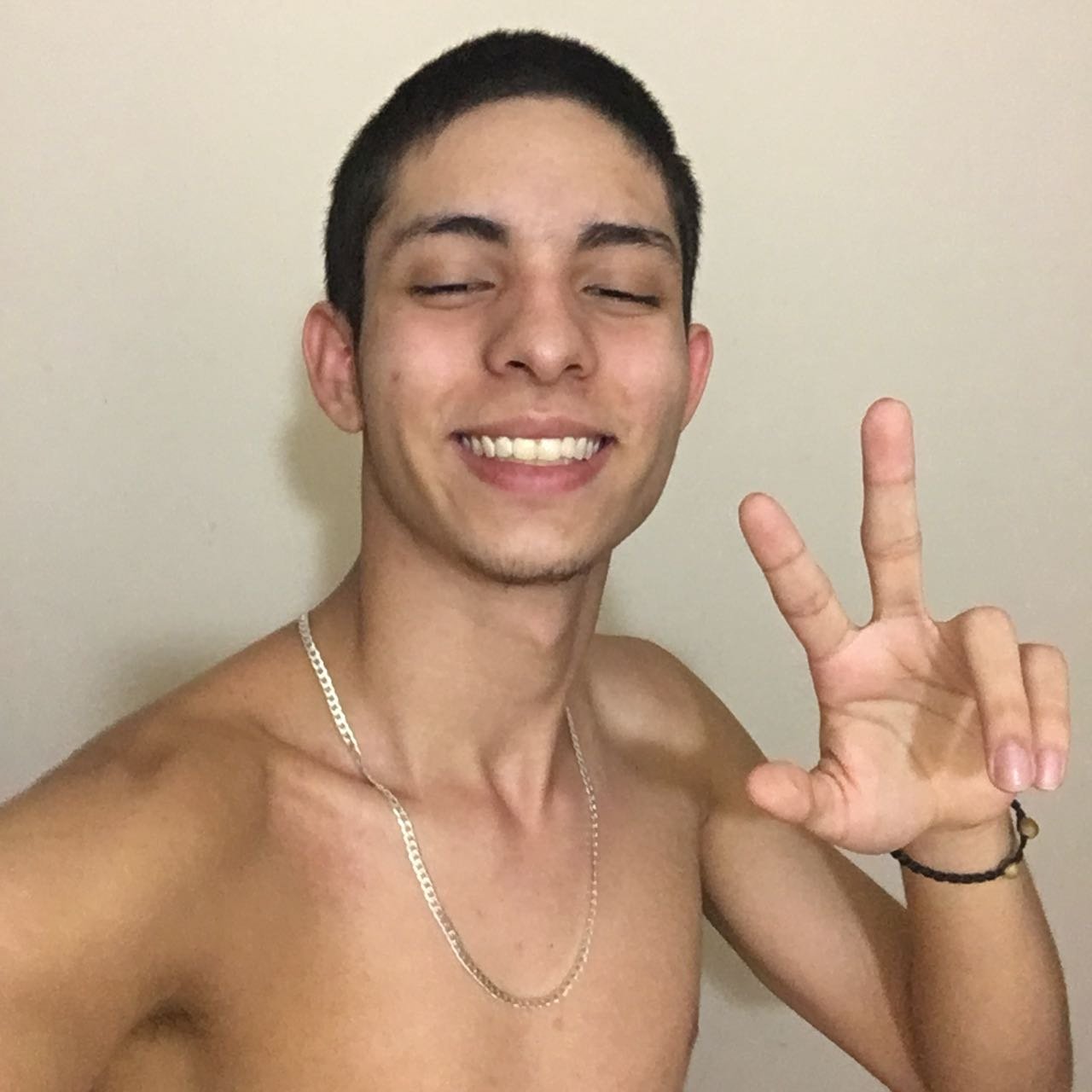 Streamer pela Twitch
https://t.co/aPAuBfH0yc
Meu nome é João Guilherme, tenho 23 anos, sou viciado nos games desde meus 6 anos e faço stream desde 2017