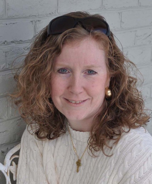 LaurasEyesPhoto's profile picture. For 20 years, I've done weddings, events & portraits, as well as headshots & events for business. If you can picture it, I can picture it for you!