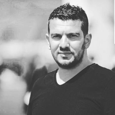 volkanyoruk's profile picture. Uzun İnce Bir Yolda Gidiyoruz Gündüz Gece Bir Menzile..