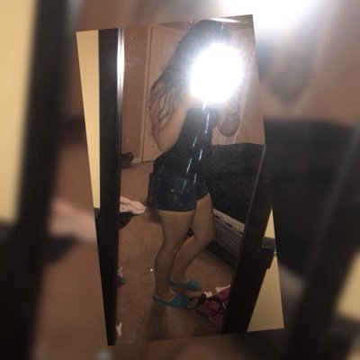 •17 🤪 •Single asf 🙄‼️ •Mommy too a princess 👑💛 •AMOS @hannah_blount16 🤤💙💦