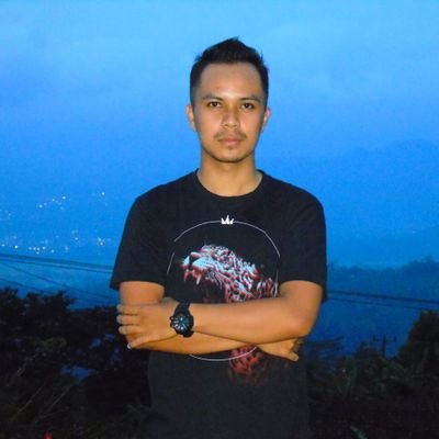 Pribadi yang selalu bersyukur, tidak punya aturan, selalu berusaha melakukan yang terbaik setiap saat dan setiap hari.