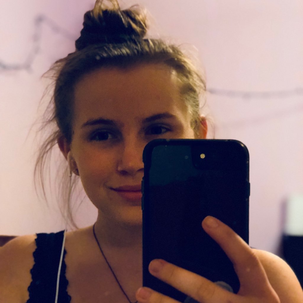 Samantha_Swnder's profile picture. “Picture it, Sicily 1912”