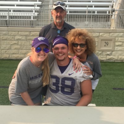 Teacher, K-State football wife @Dalton_Harman, dog Mom, and obsessed with Disney