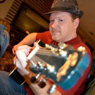 mepaus's profile picture. I do software.... I sing.... I play....