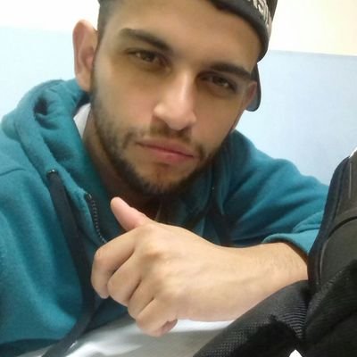 🍃 Tranquilo & Calmo, Sigo relaxado, encarando a vida da melhor forma... Não tire minha paz, se não o bicho pega ✌
'Ariano, 25 anos, Solteiro 💙