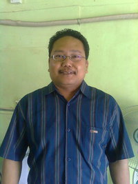 I was born in Yogyakarta 1975 and now I live in Padang Indonesia. I am an Entrepreneurs and living simple.