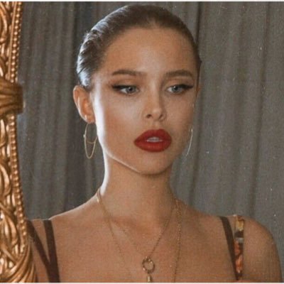 leenistheway's profile picture. I sometimes go to my own little world, but that's okay, they know me there. Mi piace l'arte.