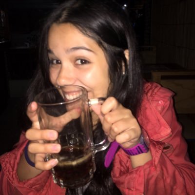 Mujer de muchas palabras (en poco tiempo). Fanática del té, de dormir y las matemáticas 🃏🎲 Med USS📚