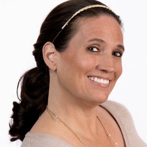I help tutors like you learn how to market your online tutoring services to a worldwide market, so you can work with more students and make 4-5 figures a month.