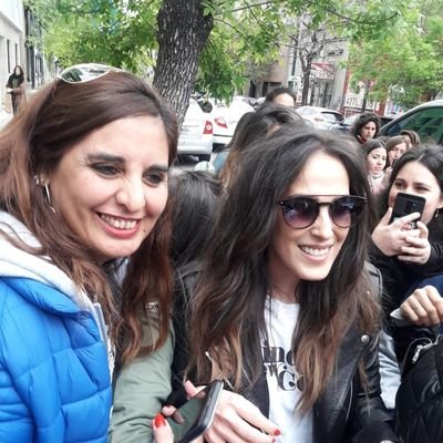 profesora de economía y fans de marco Antonio Solis y amo a cristy Solis un sol de persona ♥♡♥♡