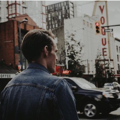 travisnelson19's profile picture. W Van