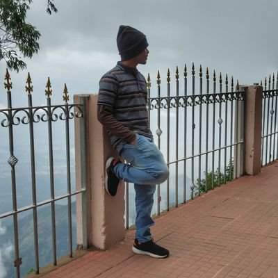 Software Engineer | Enthusiastic Investor | checkout my blogs at : https://t.co/AxOS7rTwQQ