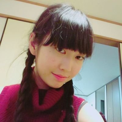 芸能事務所 所属してました。 19歳 元アイドルグループ{月蝕GISELLe21} ファッションショー・TVなど出演させて頂いてました。
坂道勉強中です✨
将来の夢→アイドル，女優，モデル