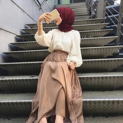 ربي اني وكلتك أمري ♡ razan mohamed computer systems engineering' 💻Alazhar university 

A developer who is work in programming with React
