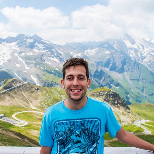 miguelkr92's profile picture. Behind blue eyes. Doctor en TICs por la URJC, pero Ingeniero Biomédico ante todo (UPM, UB-UPC).