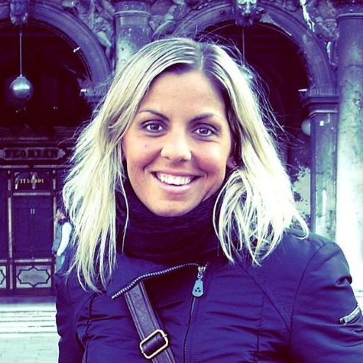 Digital Project Manager & Strategist, Wine&Food Lover, Champagne Enthusiast. 😍 In buona compagnia con un libro, Ella Fitzgerald e tutto ciò che amo.