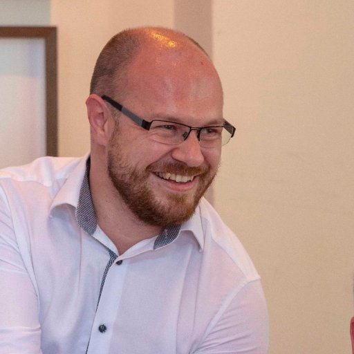 thegavinharris's profile picture. 