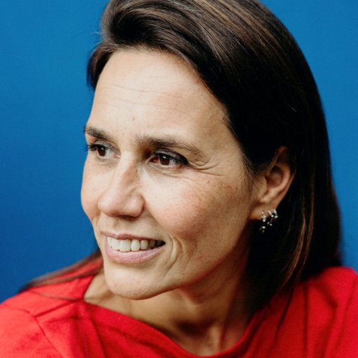 Specialist in Story Marketing en geïntegreerde marcom strategie. Gelooft in de kracht van Storytelling om klanten door de buyer journey te loodsen