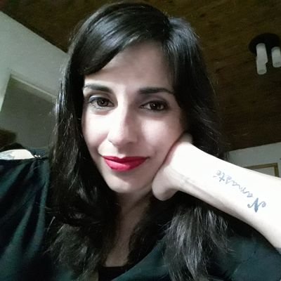 Ultra fanática de No Te Va Gustar. Hincha de River Plate. Amante de la música y de las terapias del alma.