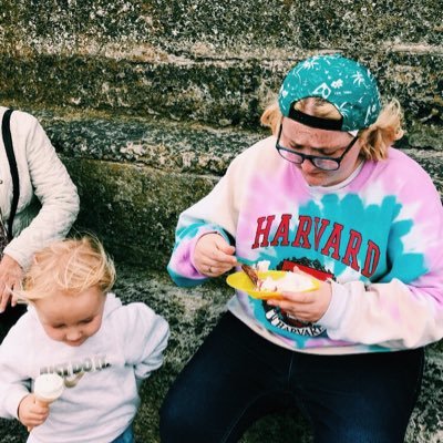 MegssHutch's profile picture. scatter kindness 🎇