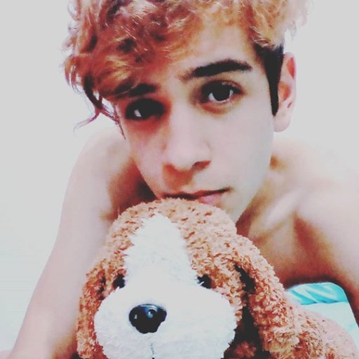 sweet boy ♡
♡Seguime en ig como :
@muneco_de_jengibre ♡
y tambien segui a @Tdiversidad en twitter formo parte de una ong lgbt+ sumate ♡