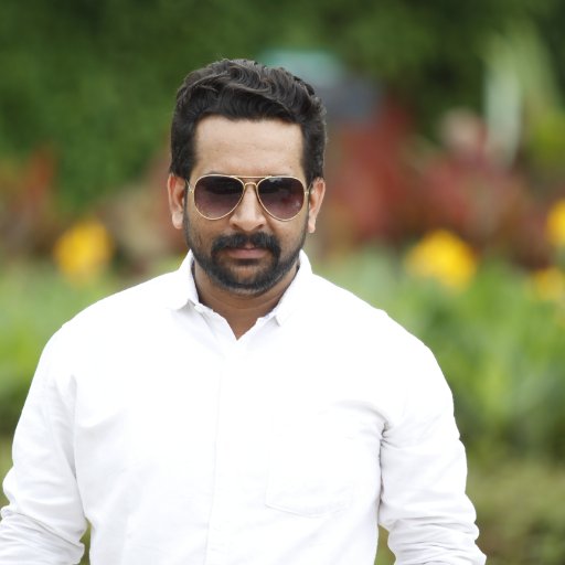 raj23online's profile picture. Public Figure