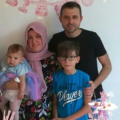 KkAhsen's profile picture. Neşeli,hayat dolu,sevmeyi ve sevilmeyi  severim